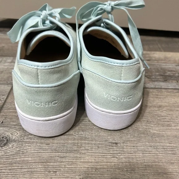 Vionic Keke women's supportive sneakers light blue suede with ribbon laces - Picture 5 of 7